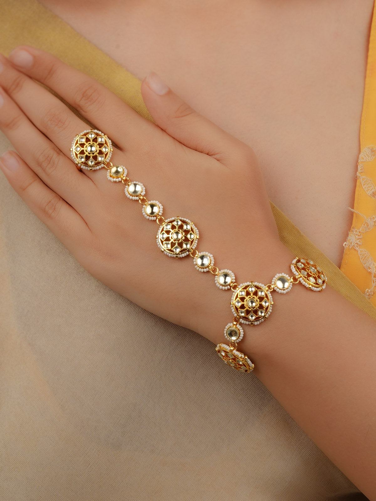 White Kundan Hathphool Set main image 1
