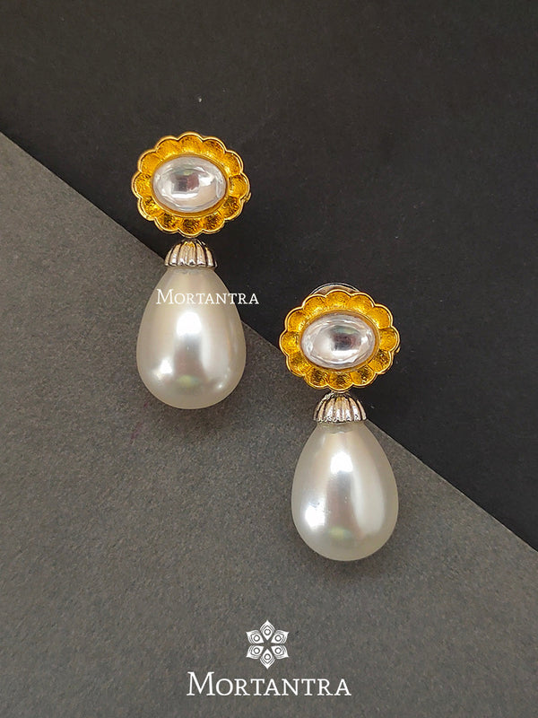 CZEAR401GSL - Faux Diamond Earrings