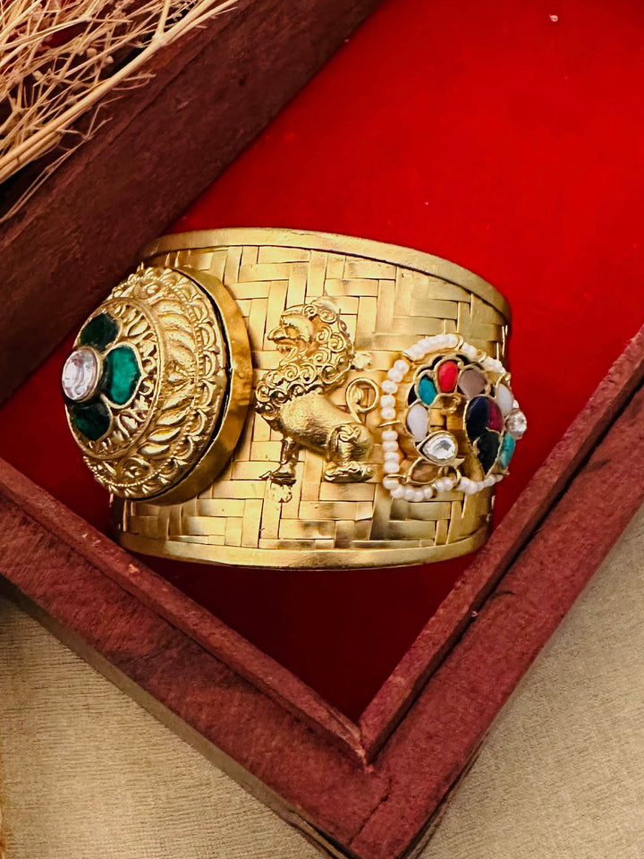 CC-BRAC5GR - Green Color Gold Plated Mishr Bracelet