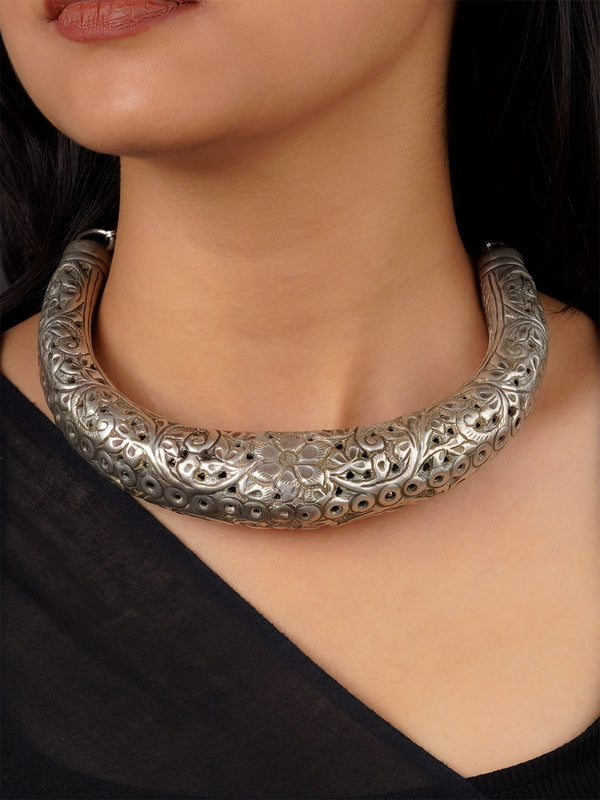 EK-SFNECK527 - Grey Color Silver Plated Tribal Necklace