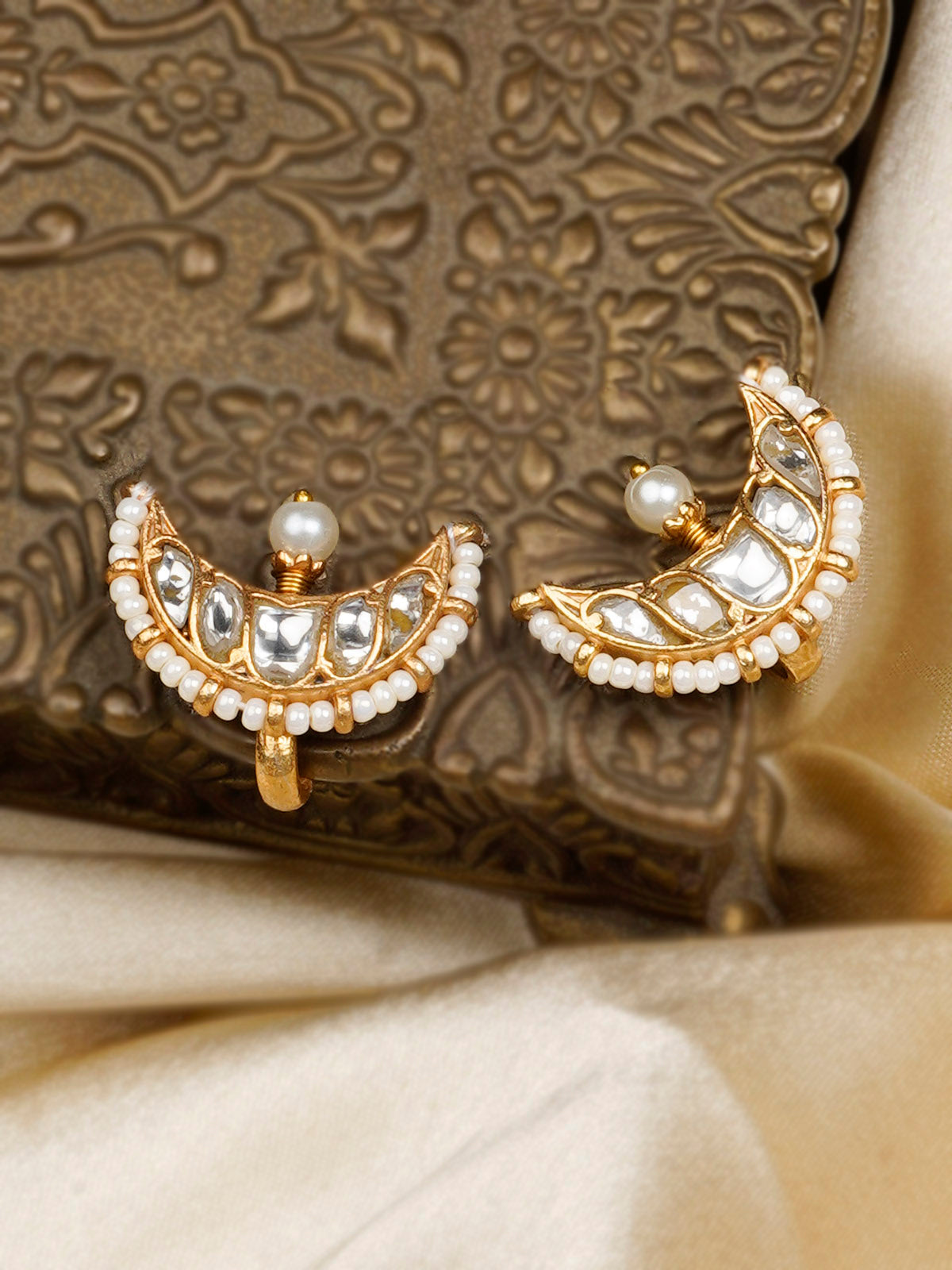 ME1185 - White Color Gold Plated Jadau Kundan Earrings