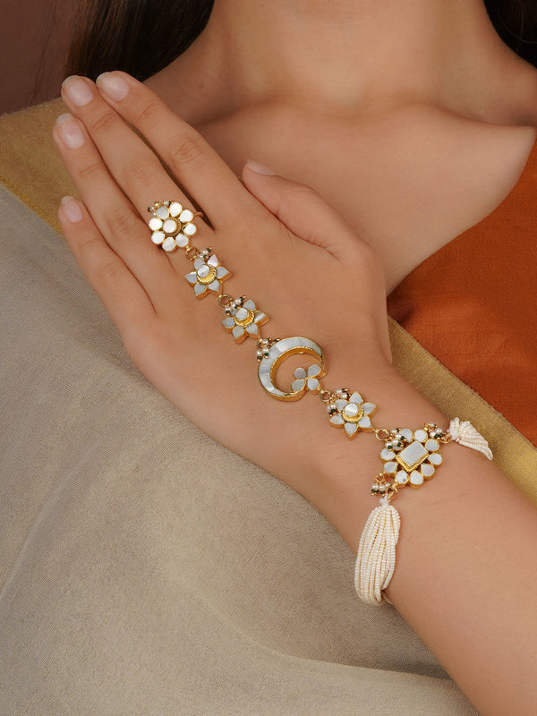 White Color Gold Plated Jadau Kundan Hathphool (1 Piece) - MHP116