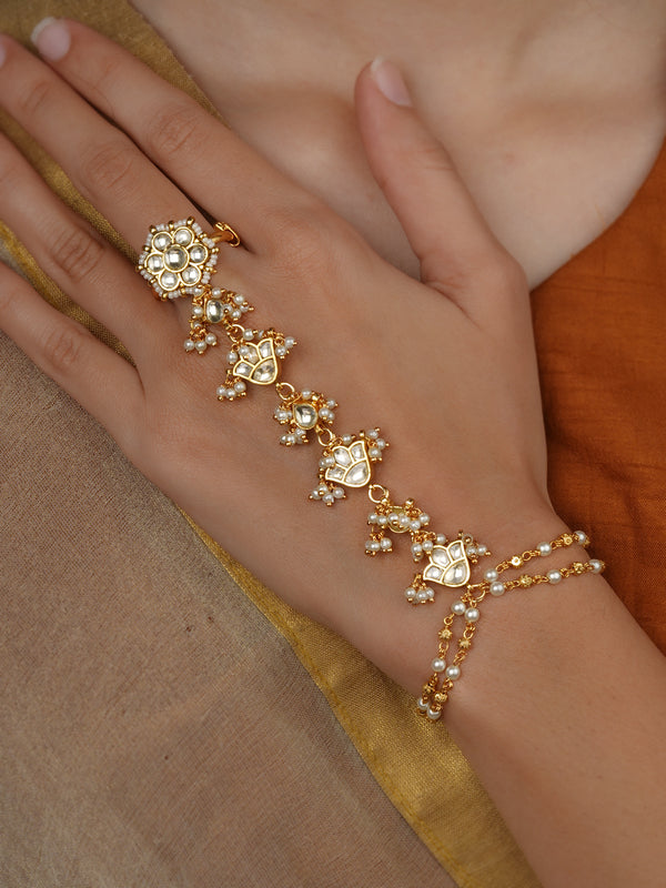 White Color Gold Plated Jadau Kundan Hathphool (1 Piece) - MHP273Y