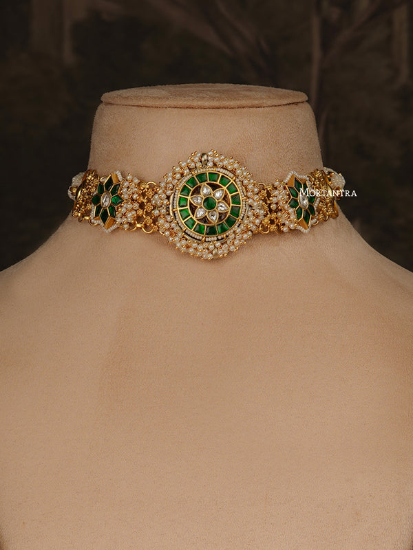 MR-S554WGR - Green Color Gold Plated Jadau Mishr Choker Necklace Set