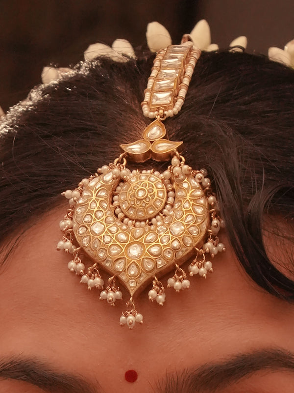 White Color Gold Plated Jadau Kundan Maangteeka - MT360Y