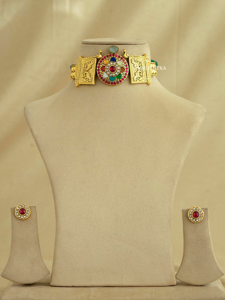 TJ-S104N - Thappa Jadau Kundan Necklace Set