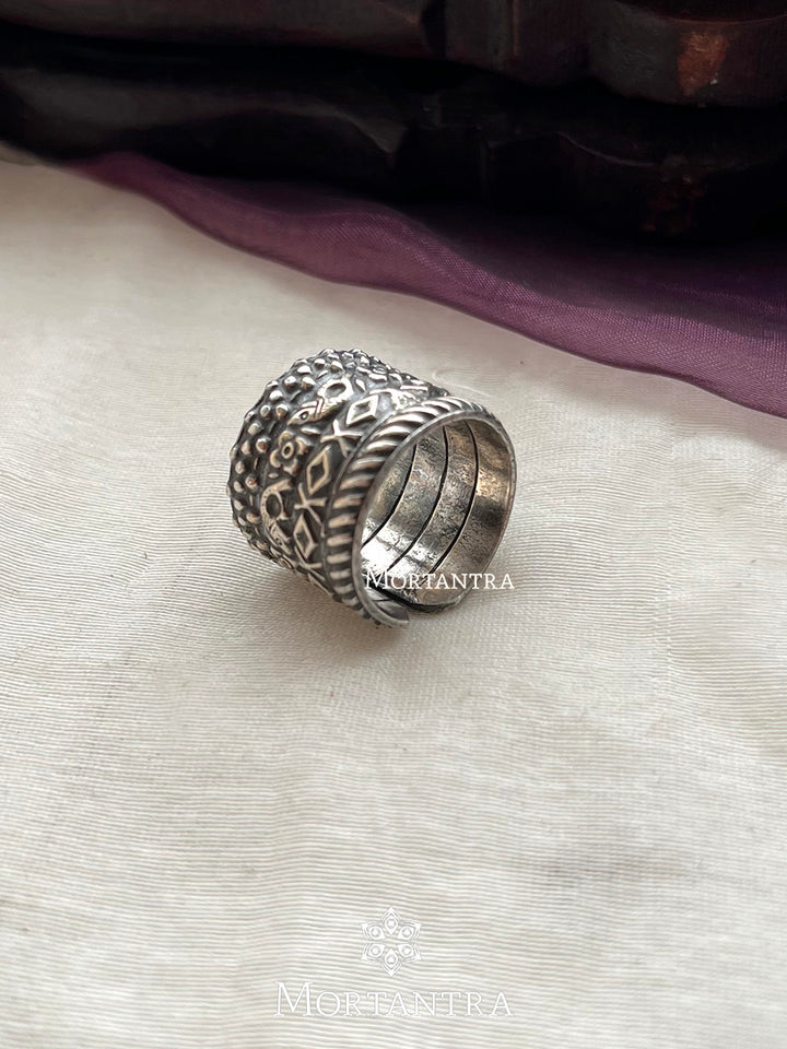 EK-SFRNG80SL925 - Tribal Ring